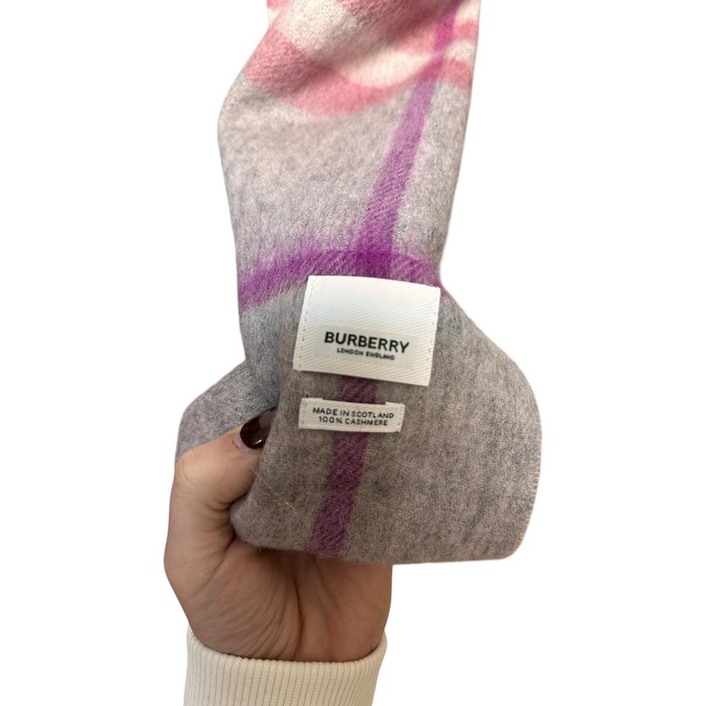 Écharpe Burberry - Taille unique - Gris/rose - État : Excellent