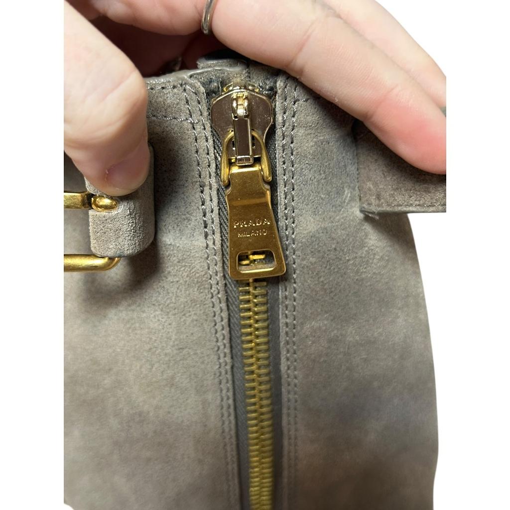 Bottes mi-Hautes Prada - 36.5 - Gris - État : Excellent