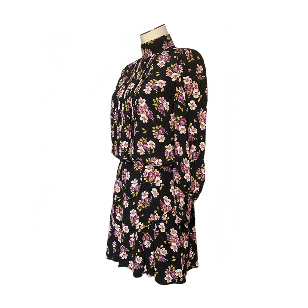 Robe courte noire à fleurs manches longues