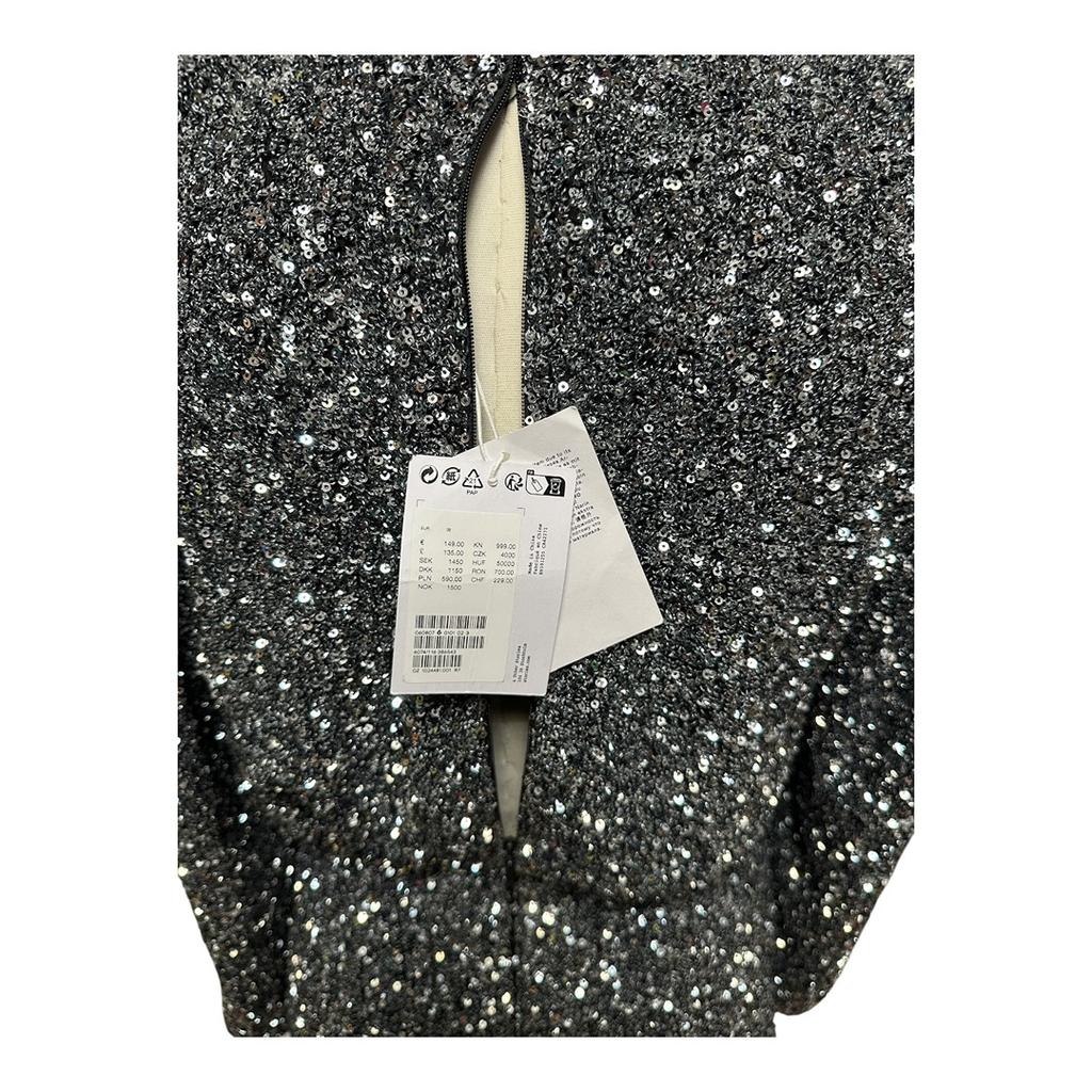 Robe courte argentée à sequins manches longues