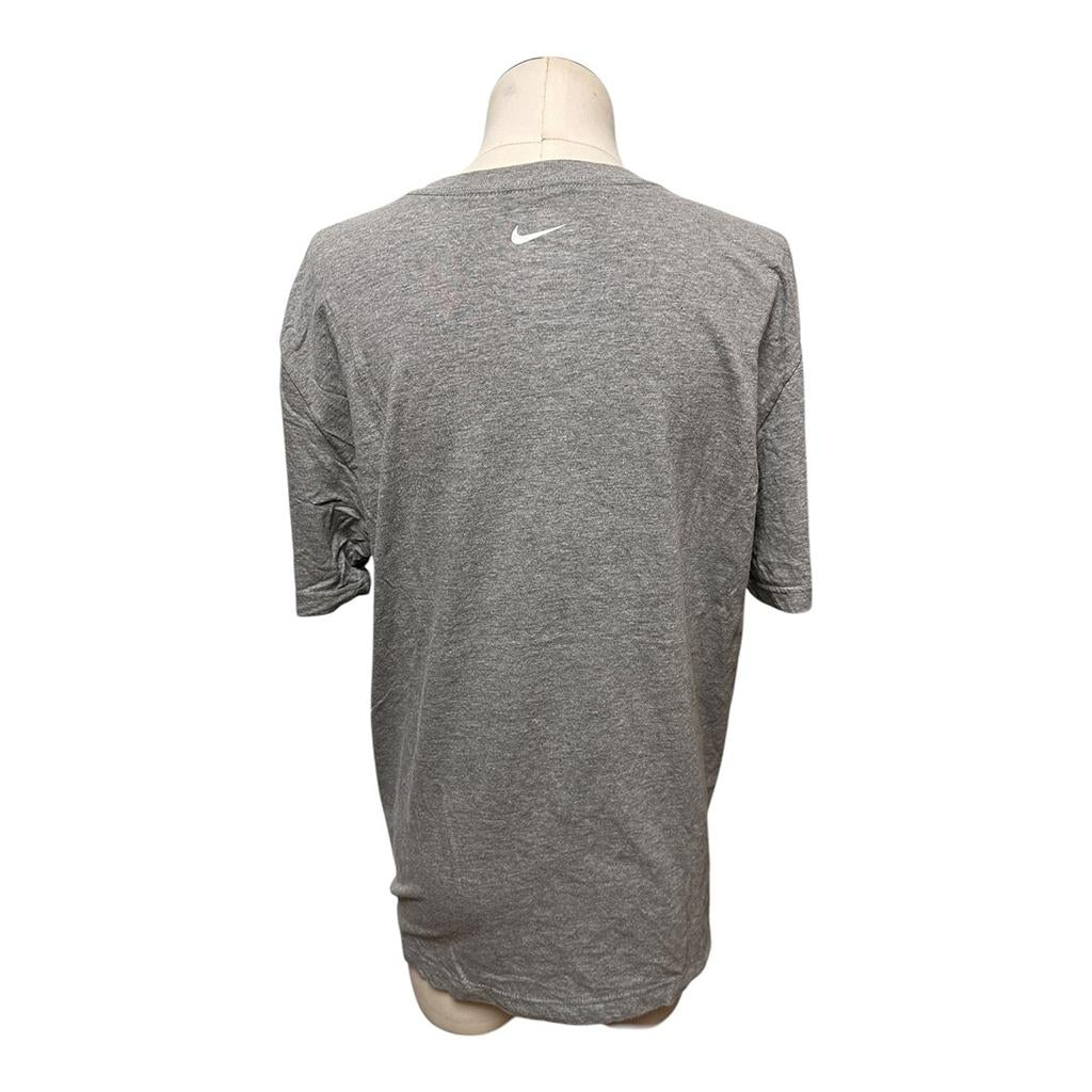 T-shirt imprimé Nike - L - Gris - État : Excellent
