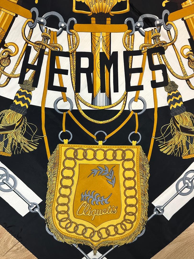 Foulard Hermès - Taille 90x90 - Noir - État : Excellent