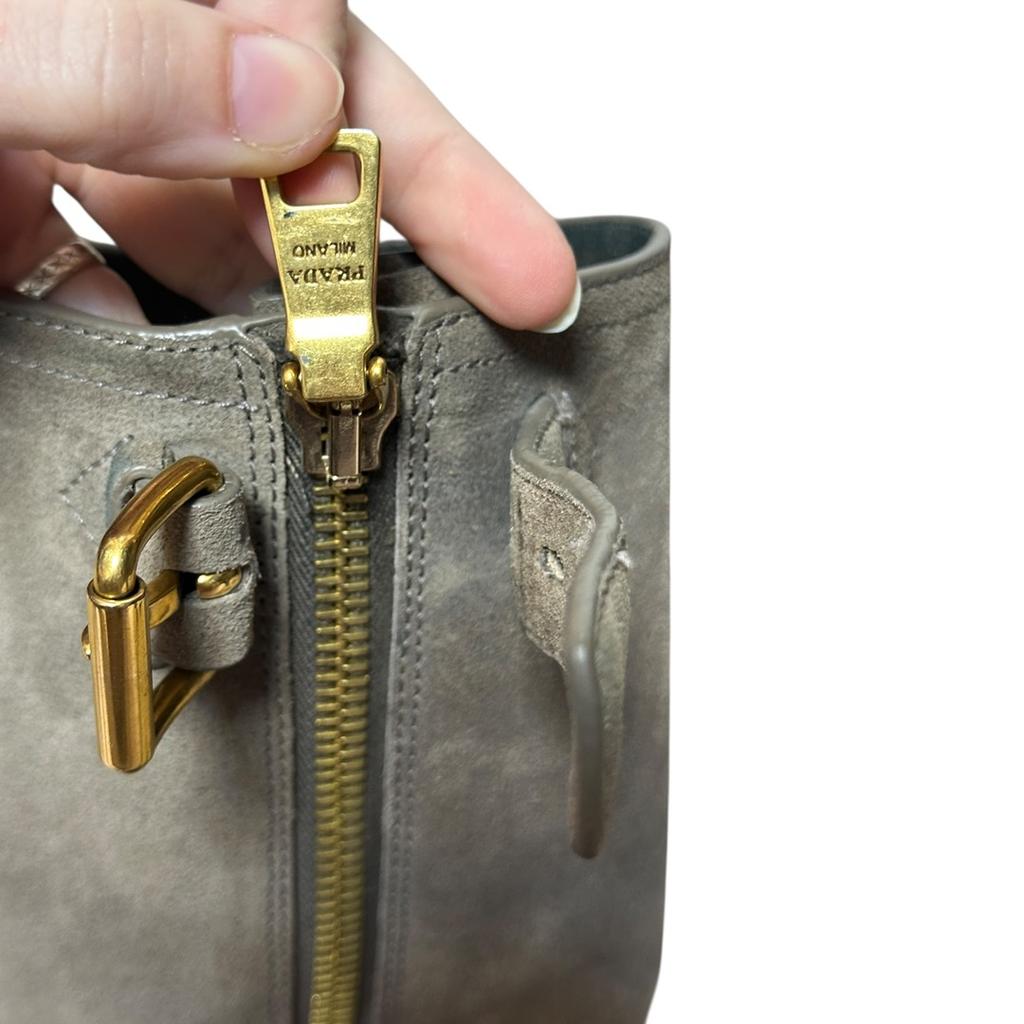 Bottes mi-Hautes Prada - 36.5 - Gris - État : Excellent